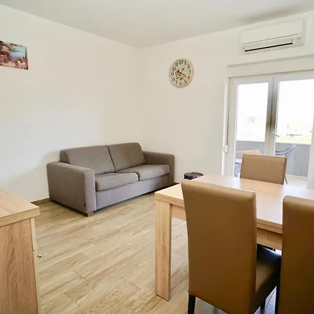 Teo Trogir-seget Apartment Trogir