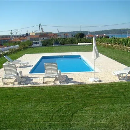 Teo Trogir-seget *