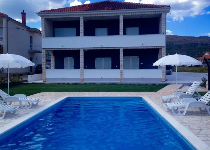 Appartamento Teo Trogir-seget *